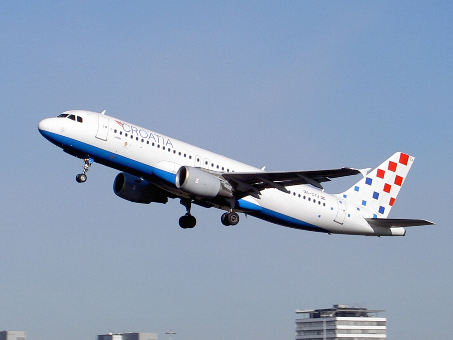 Croatia Airlines là hãng hàng không quốc gia của Croatia và được thành lập vào 1989.