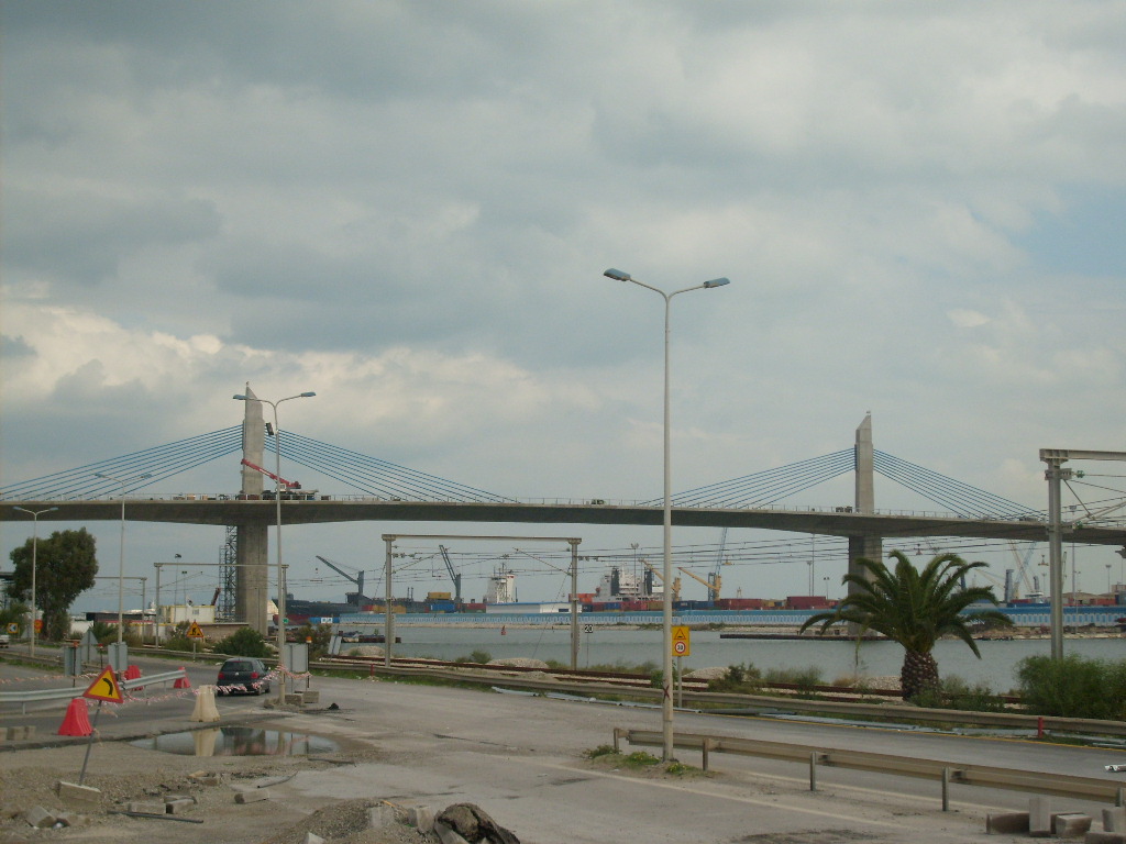 Jembatan Radés-La Goulette yang baru dibangun di Tunis.