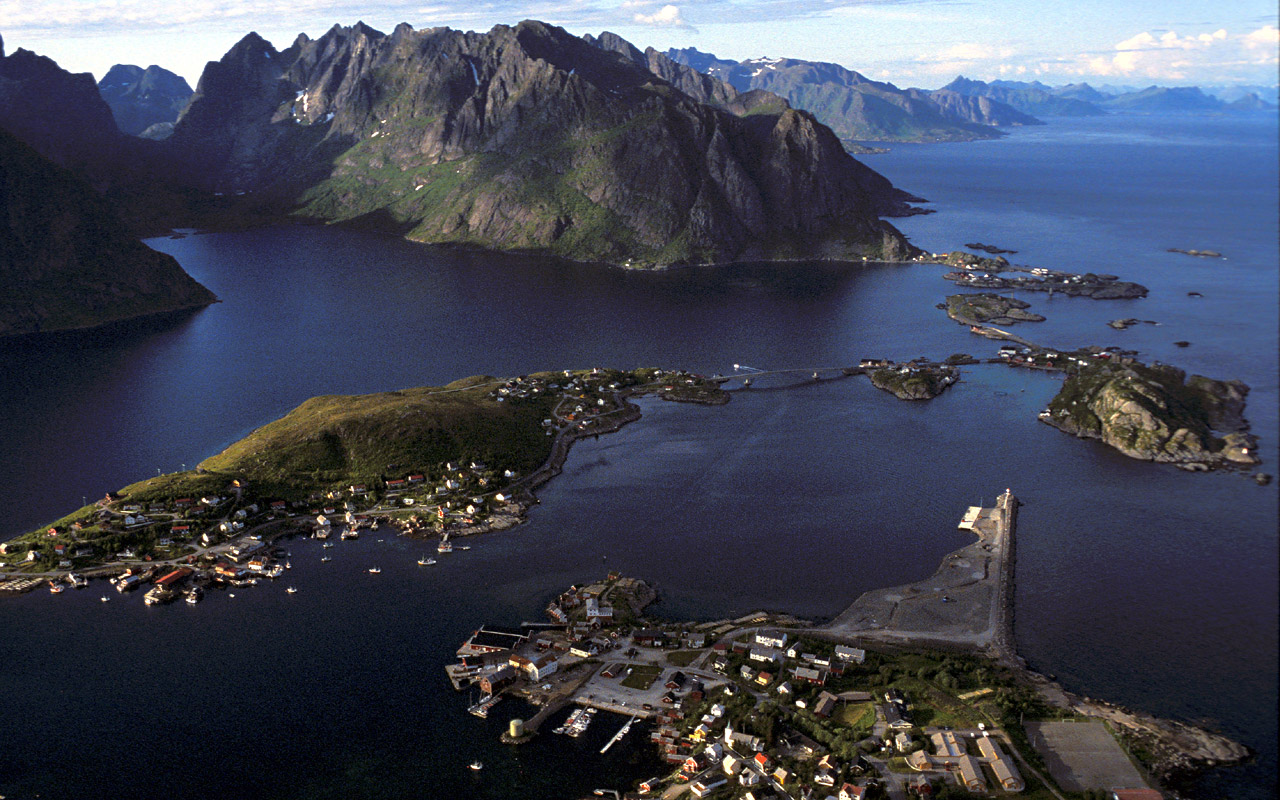 Reine, Lofoten, nhìn từ đỉnh Reinebringen.